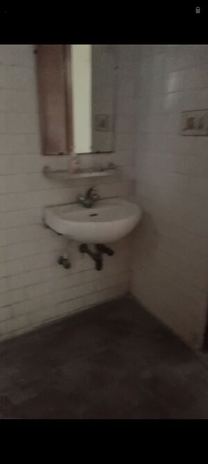 Bathroom in 2.5 BHK Apartment at Sector 6 Dwarka – for Rent