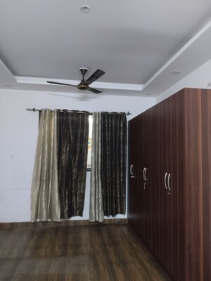 Furnished Amenities in 2 BHK Apartment at Sarita Vihar – for Rent