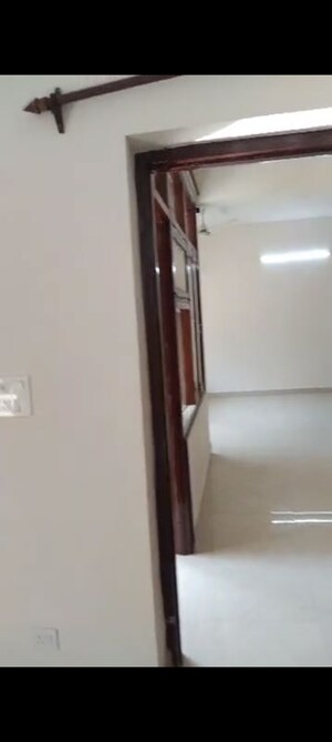 Furnished Amenities in 4 BHK Apartment at Sector 7 Dwarka – for Rent