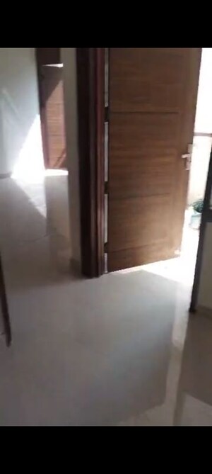 Room in 4 BHK Apartment at Sector 7 Dwarka – for Rent