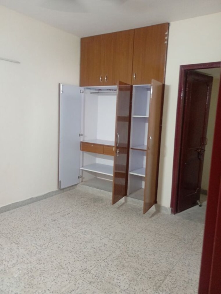 Room, sector 6 dwarka 3 Bedroom 1700 Sq.Ft. Apartment In Sector 6 Dwarka Delhi 10335064