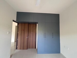 Room in 2.5 BHK Apartment at Shapoorji Pallonji Vanaha Springs, Bavdhan – for Rent