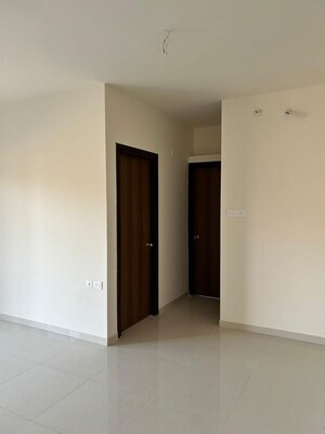 Room in 2.5 BHK Apartment at Shapoorji Pallonji Vanaha Springs, Bavdhan – for Rent