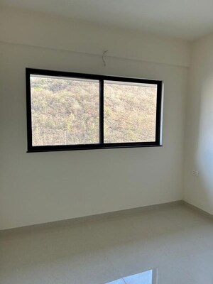 Room in 2.5 BHK Apartment at Shapoorji Pallonji Vanaha Springs, Bavdhan – for Rent