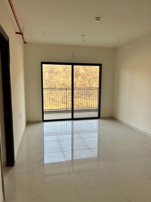 Room in 2.5 BHK Apartment at Shapoorji Pallonji Vanaha Springs, Bavdhan – for Rent