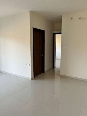 Room in 2.5 BHK Apartment at Shapoorji Pallonji Vanaha Springs, Bavdhan – for Rent