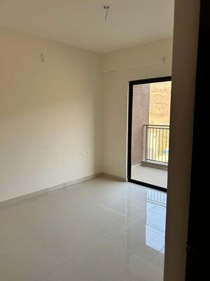 Room in 2.5 BHK Apartment at Shapoorji Pallonji Vanaha Springs, Bavdhan – for Rent