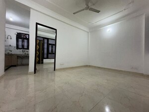 Room in 1 BHK Builder Floor at Maidan Garhi – for Rent