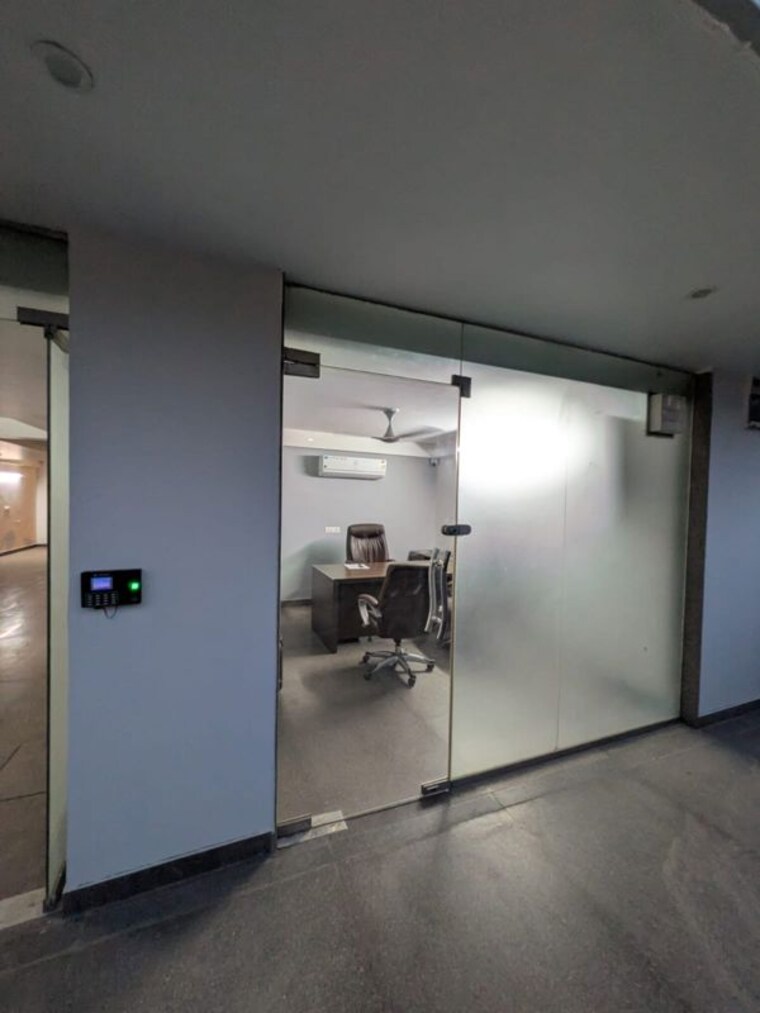 Room, sector 57 Pg For Boys & Girls In Sector 57 10344656