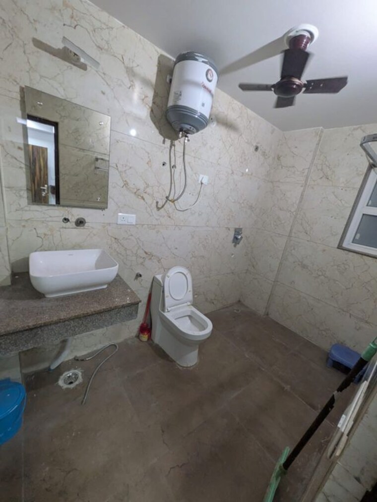 Bathroom, sector 57 Pg For Boys & Girls In Sector 57 10344656