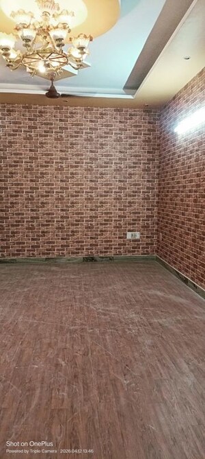 Room in 3 BHK Builder Floor at Green Fields Colony – for Sale