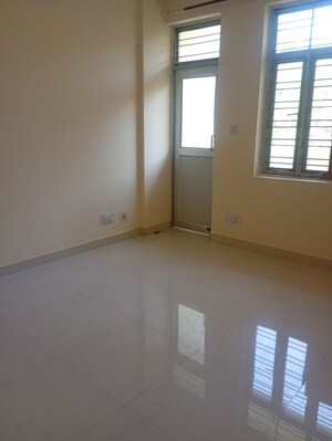 Room in 3 BHK Apartment at Sector 12 Dwarka – for Rent