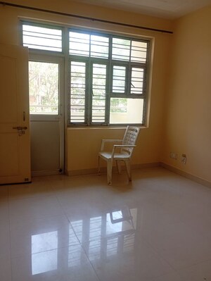 Room in 3 BHK Apartment at Sector 12 Dwarka – for Rent