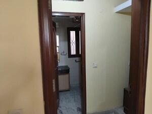 Room in 3 BHK Builder Floor at South City 1 – for Rent