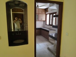 Room in 3 BHK Builder Floor at South City 1 – for Rent
