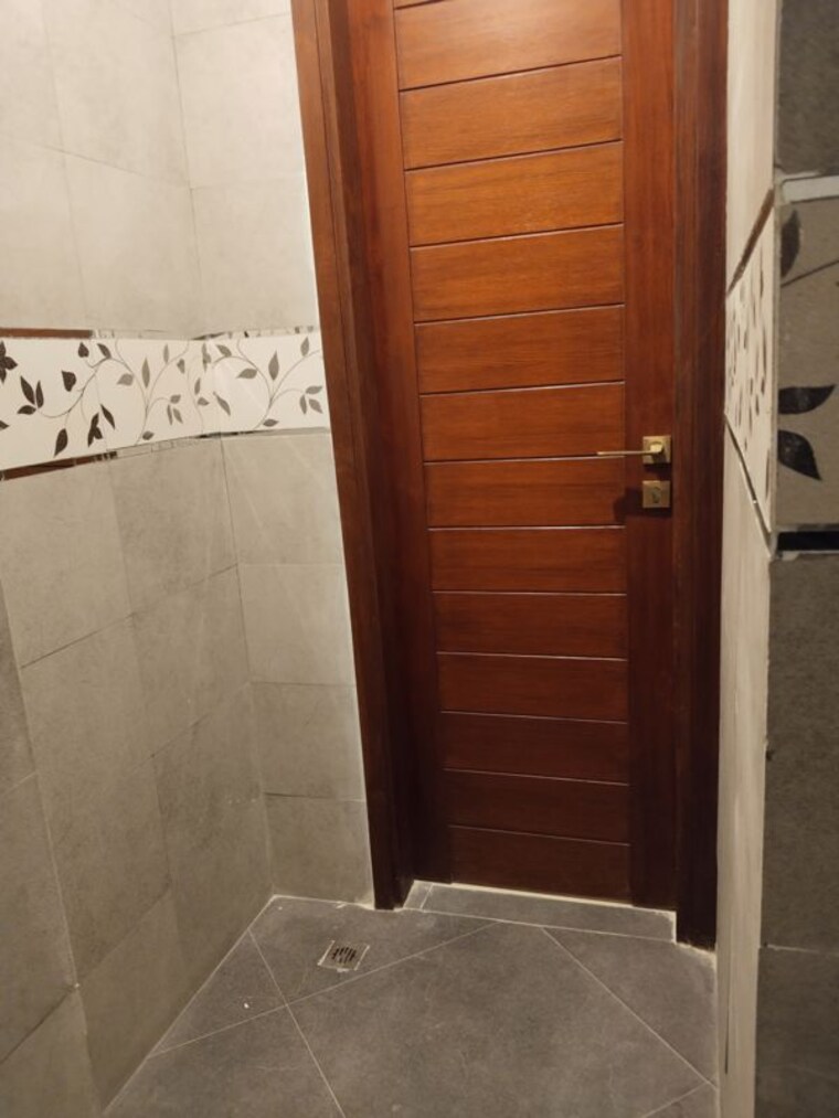 Bathroom, vasant vihar 4 Bedroom 7500 Sq.Ft. Apartment In Vasant Vihar Delhi 10344669