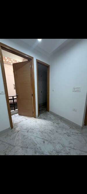 Room in 2 BHK Builder Floor at Govindpuri – for Sale