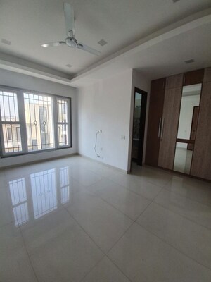 3 BHK Builder Floor For Rent in Sector 45