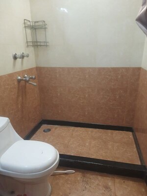 Furnished Amenities in 3 BHK Apartment at Greater Kailash ii – for Rent