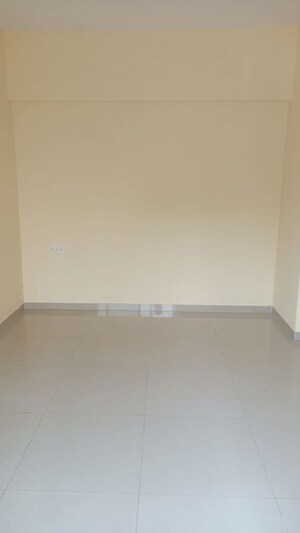 Room in 2 BHK Apartment at Mantra Fifth Avenue, Hadapsar – for Rent