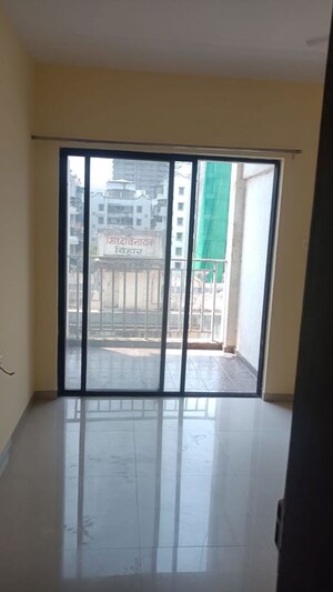 Room in 2 BHK Apartment at Mantra Fifth Avenue, Hadapsar – for Rent