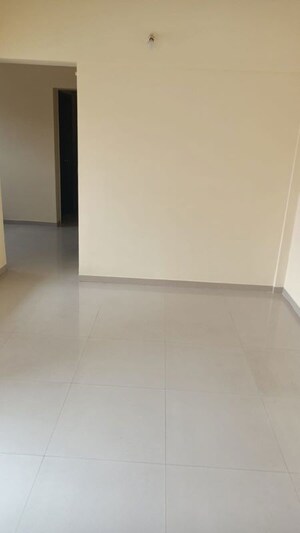 Room in 2 BHK Apartment at Mantra Fifth Avenue, Hadapsar – for Rent