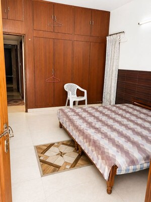 Bedroom in 2 BHK Builder Floor at Sector 38 – for Rent