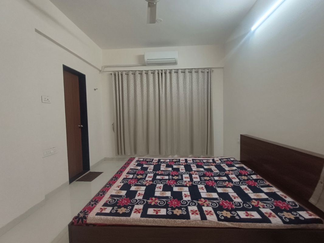 2 BHK + Pooja Room,Servant Room Apartment For Rent in Subhash Nagar