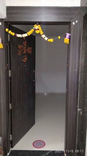 Building Lobby in 1 BHK Apartment at Sankla Satyam Niranjani, Hadapsar – for Rent