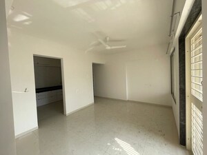 Room in 1.5 BHK Apartment at Sankla Satyam Niranjani, Hadapsar – for Rent