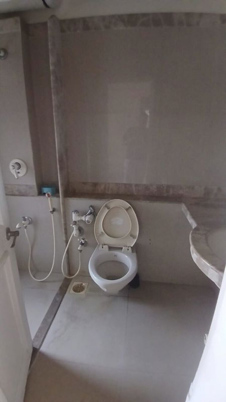 Bathroom, raheja-acropolis 3 Bedroom 900 Sq.Ft. Apartment In Deonar Mumbai 10344721