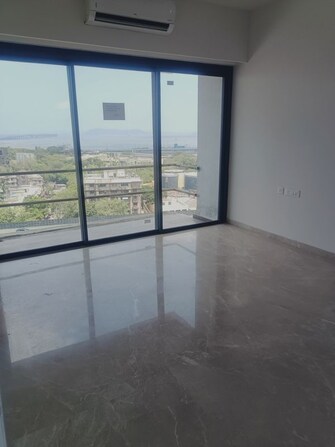 4 BHK + Servant Room 2196 Sq.Ft. Apartment in L And T The Gateway