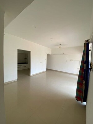 Room in 2 BHK Apartment at Godrej Horizon, Mohammadwadi – for Rent