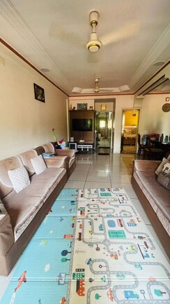 2 BHK Apartment For Rent in Gayatri Plaza Bandra West