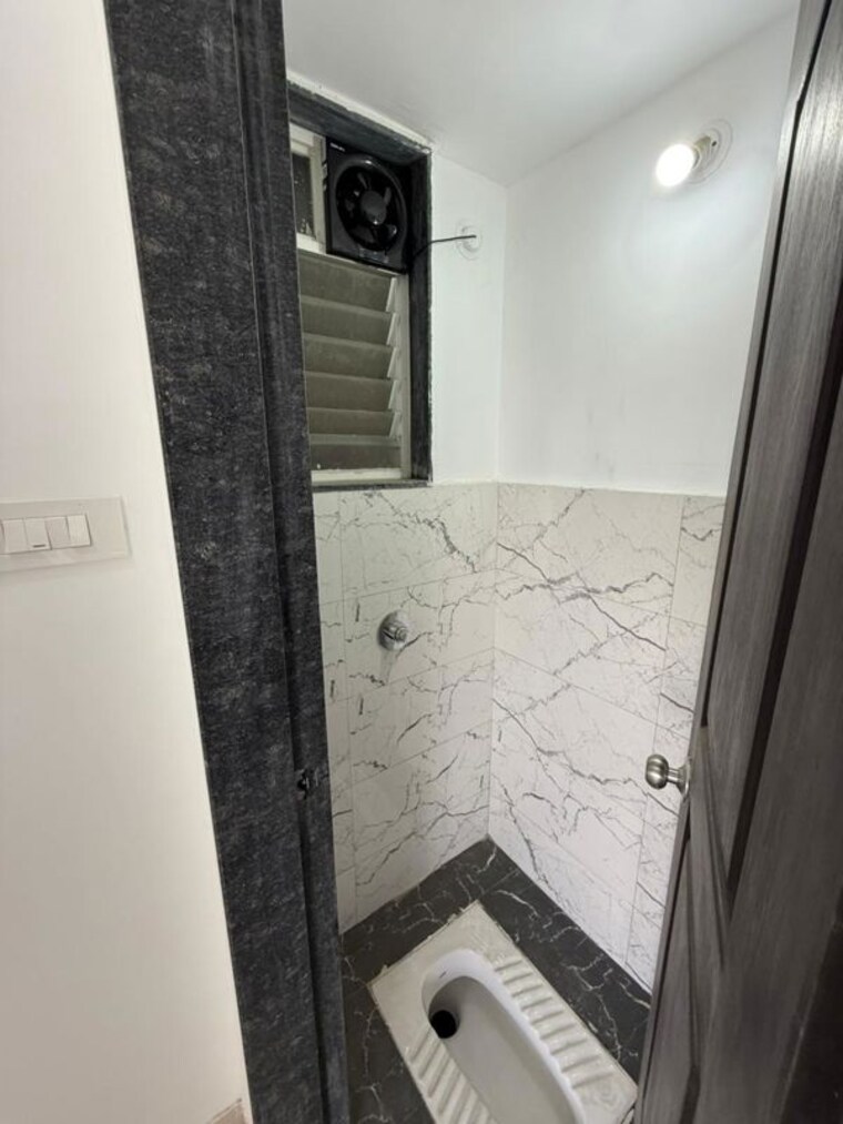 Bathroom, gagan-lawish 1 Bedroom 670 Sq.Ft. Apartment In Undri Pune 10344767