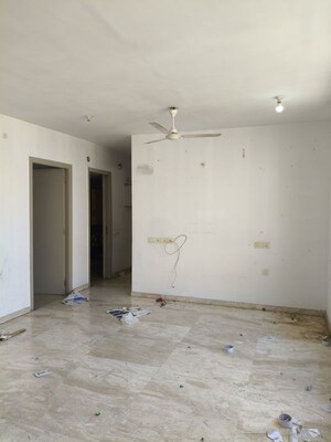 Room in 2.5 BHK Apartment at Hiranandani Estate Rodas Enclave, Ghodbunder Road – for Rent