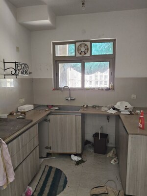 Team Area in 2.5 BHK Apartment at Hiranandani Estate Rodas Enclave, Ghodbunder Road – for Rent