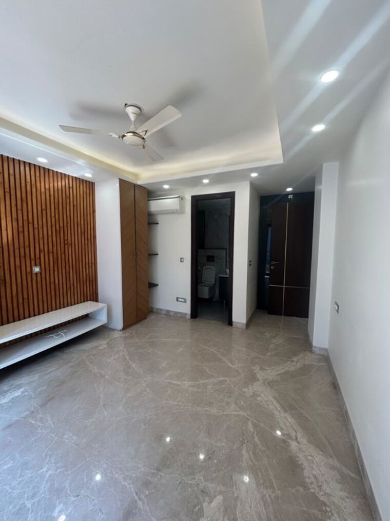 Room, sector 25 3 Bedroom 1935 Sq.Ft. Builder Floor In Sector 25 Gurgaon 10344803