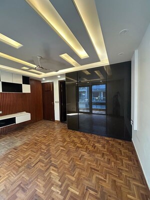 Bedroom in 3 BHK Builder Floor at Sector 25 – for Rent