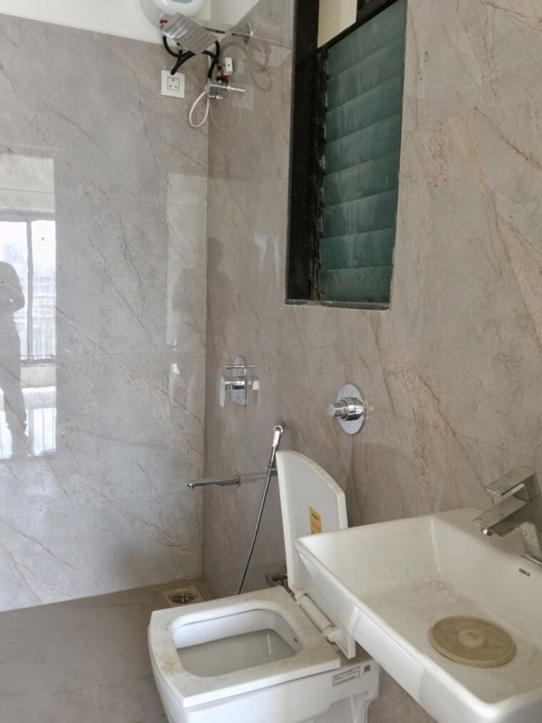 Bathroom, sushanku-avenue-36 1 Bedroom 418 Sq.Ft. Apartment In Goregaon West Mumbai 10344867