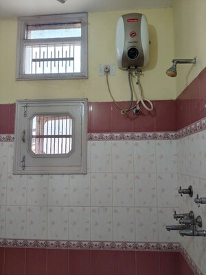 Bathroom in 1 BHK Independent House at Sector 15 – for Rent
