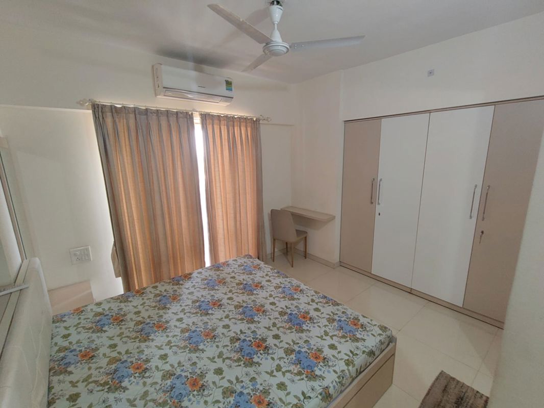 2 BHK + Servant Room 600 Sq.Ft. Apartment in Swastik Residency 1