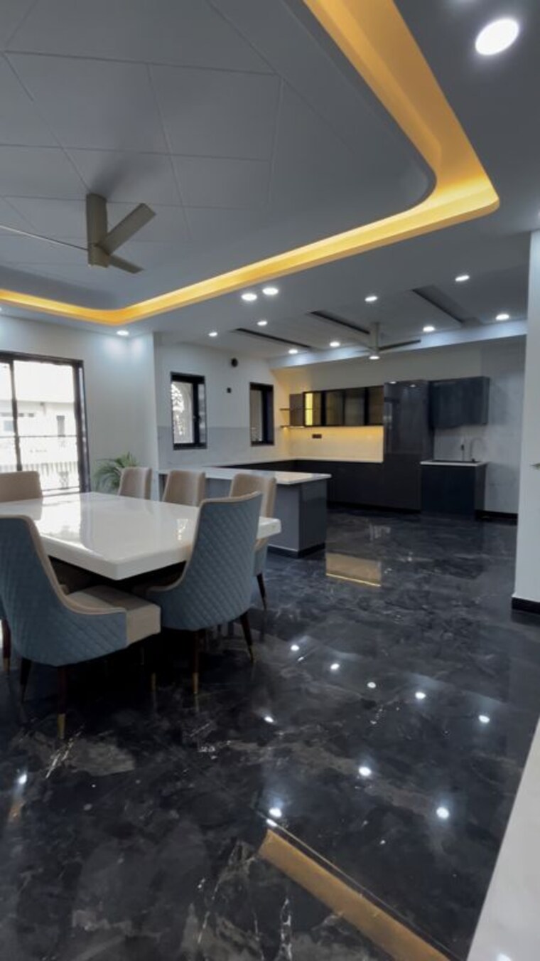 Team Area, sector 85 3 Bedroom 250 Sq.Yd. Builder Floor In Sector 85 Faridabad 10344910