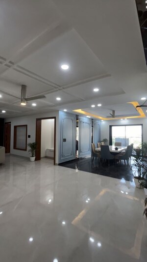 Living Room in 3 BHK Builder Floor at Sector 85 – for Rent
