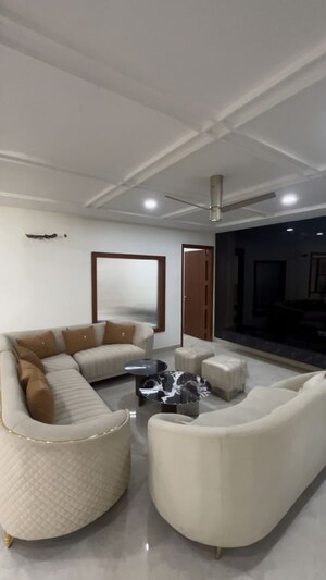 Team Area in 3 BHK Builder Floor at Sector 85 – for Rent