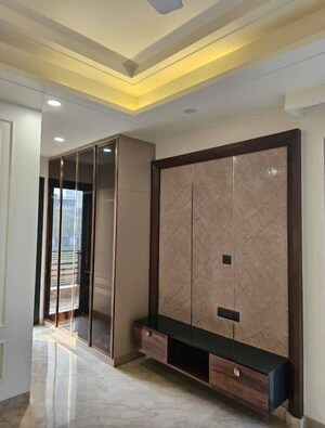 Building Lobby in 4 BHK Builder Floor at Sector 10 – for Rent
