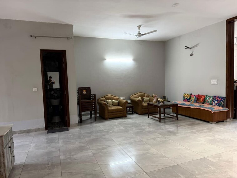 Parking, sector 118 6+ Bedroom 350 Sq.Yd. Independent House In Sector 118 Mohali 10344945