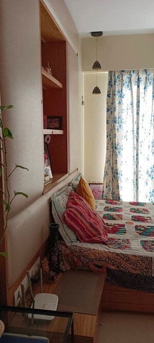 Bedroom in 2 BHK Apartment at Lokhandwala Breeze Apartments, Andheri West – for Rent