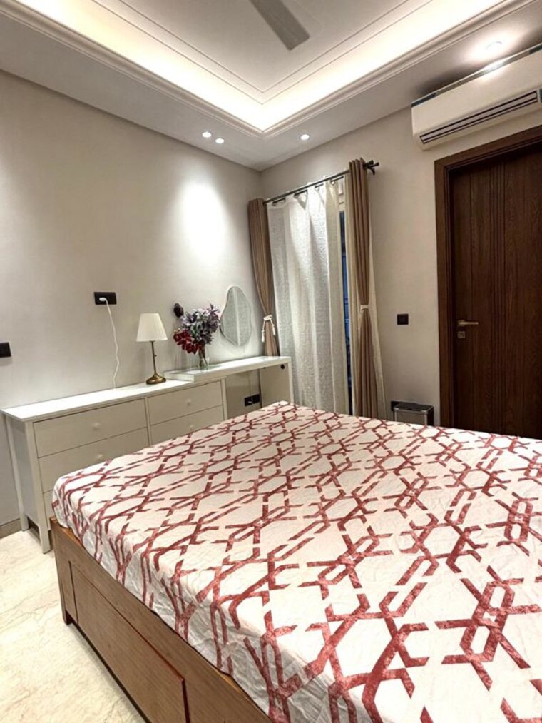 Bedroom, safdarjung enclave 3 Bedroom 150 Sq.Yd. Builder Floor In Safdarjung Enclave Delhi 10344952