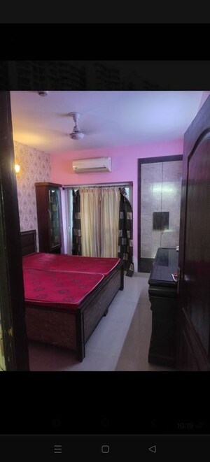 Bedroom in 2.5 BHK Apartment at Nimbus The Hyde park, Sector 78 – for Rent